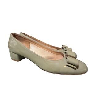 Salvatore Ferragamo Vara Bow Heel Beige Patent Women size 5.5 C
